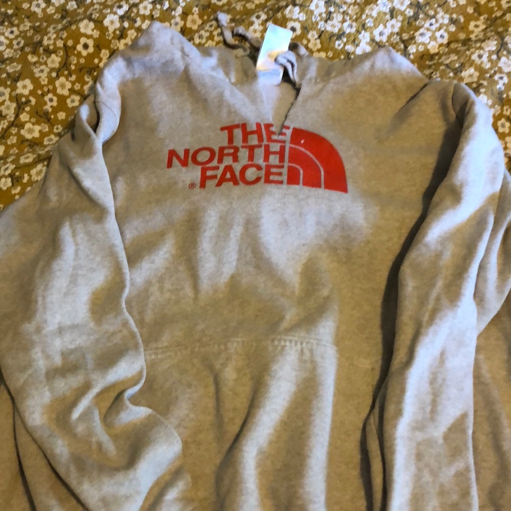 Women’s North Face Sweatshirt